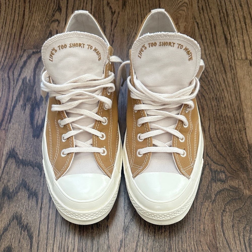 Converse Chuck 70 'Brown Ivory with matching Converse T-shirt (size S)